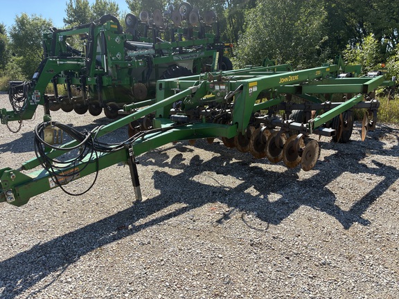 2006 John Deere 2700 Disk Ripper