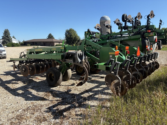 2006 John Deere 2700 Disk Ripper