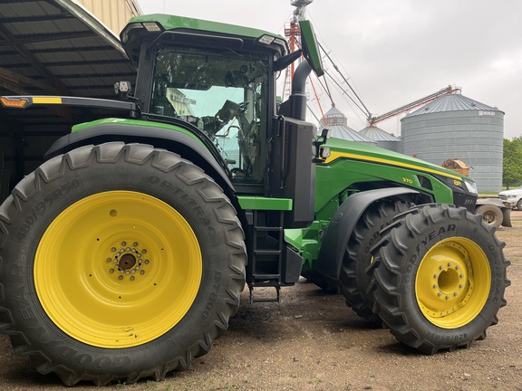 2021 John Deere 8R 370 Tractor