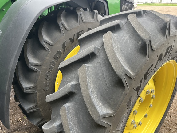 2021 John Deere 8R 370 Tractor