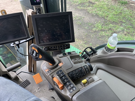 2021 John Deere 8R 370 Tractor