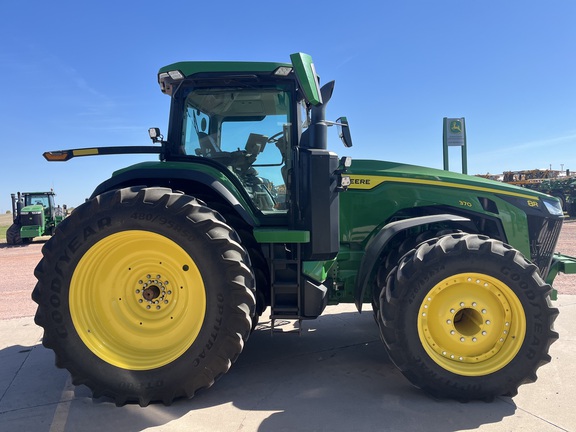 2021 John Deere 8R 370 Tractor