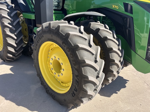 2021 John Deere 8R 370 Tractor