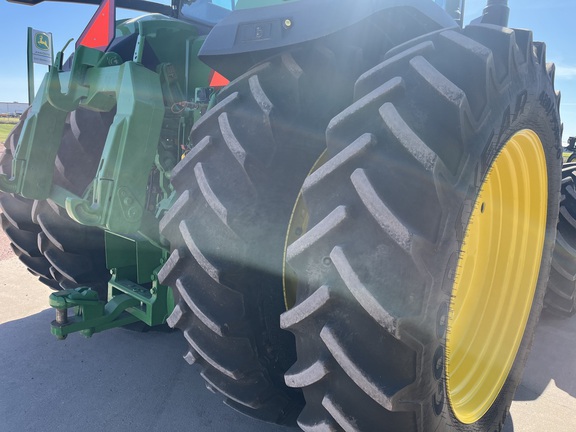 2021 John Deere 8R 370 Tractor