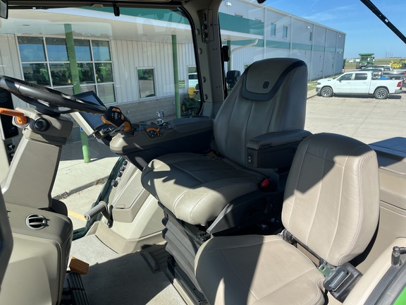 2021 John Deere 8R 370 Tractor
