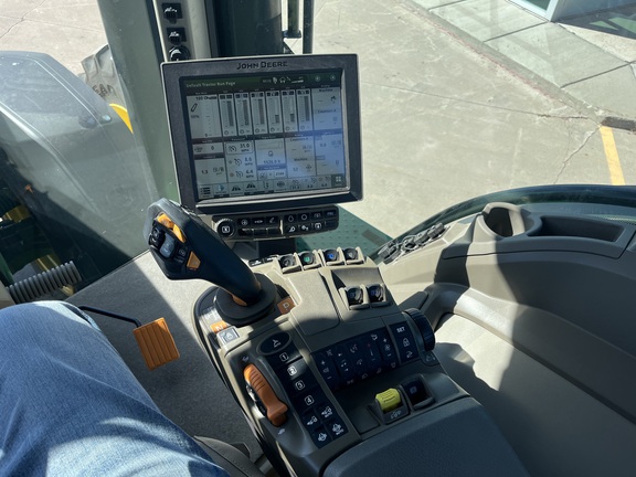 2021 John Deere 8R 370 Tractor