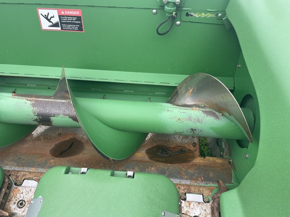 2009 John Deere 608C Header Corn Head