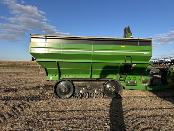 2021 Unverferth 1396 Grain Cart