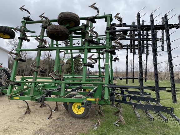 john deere 2210 field cultivator