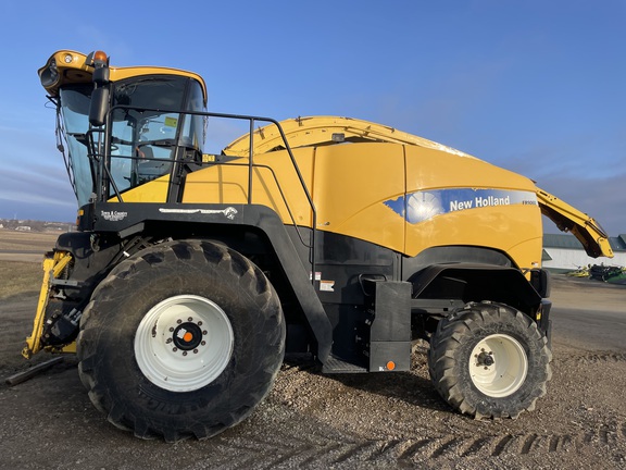 2008 New Holland FR9060 Forage Harvester