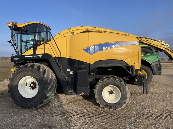 2008 New Holland FR9060 Forage Harvester