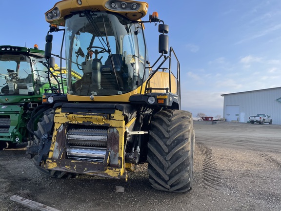 2008 New Holland FR9060 Forage Harvester