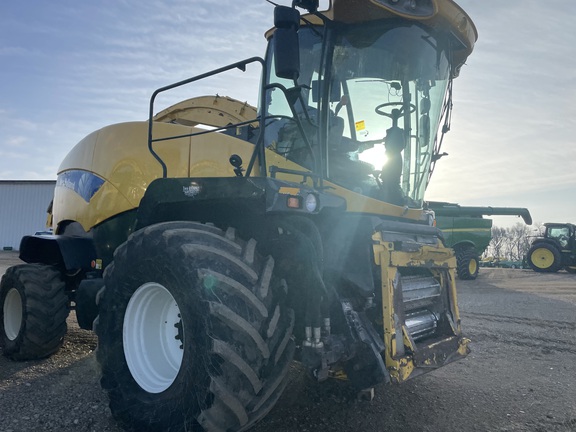 2008 New Holland FR9060 Forage Harvester