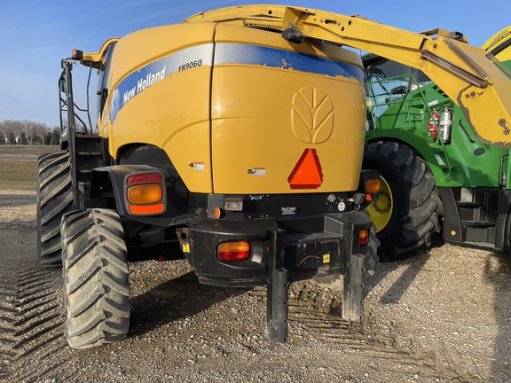 2008 New Holland FR9060 Forage Harvester