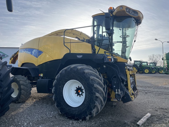 2008 New Holland FR9060 Forage Harvester