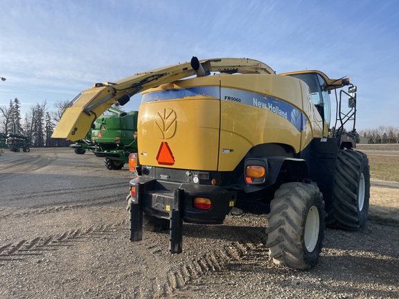 2008 New Holland FR9060 Forage Harvester