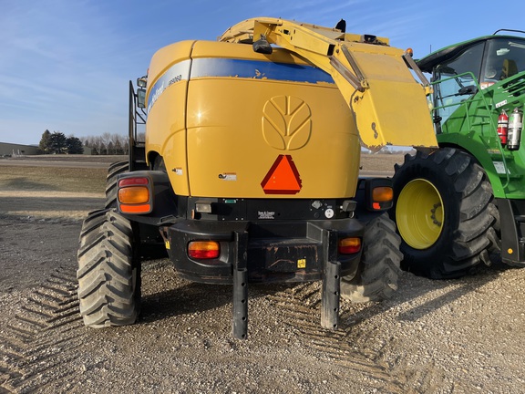 2008 New Holland FR9060 Forage Harvester