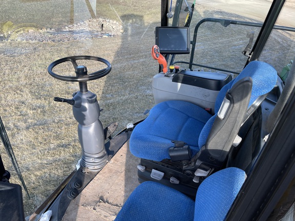 2008 New Holland FR9060 Forage Harvester