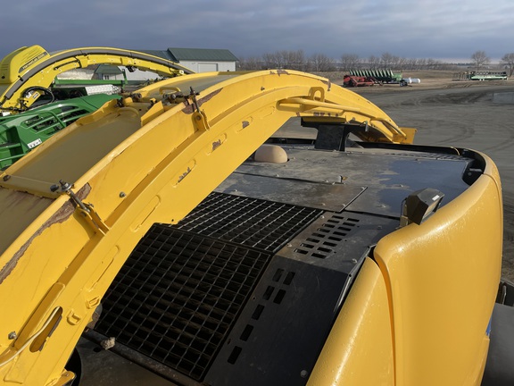 2008 New Holland FR9060 Forage Harvester