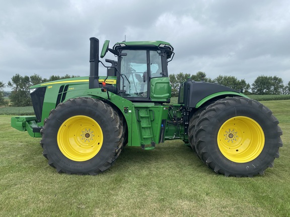 2023 John Deere 9R 440 Tractor 4WD