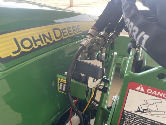 2023 John Deere 1025R Tractor Compact