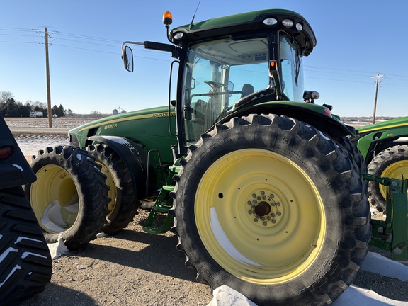 2010 John Deere 8320R Tractor