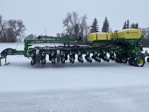 2023 John Deere 1775NT Planter