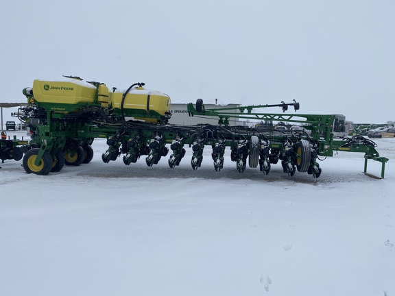 2023 John Deere 1775NT Planter