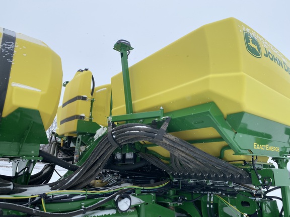 2023 John Deere 1775NT Planter