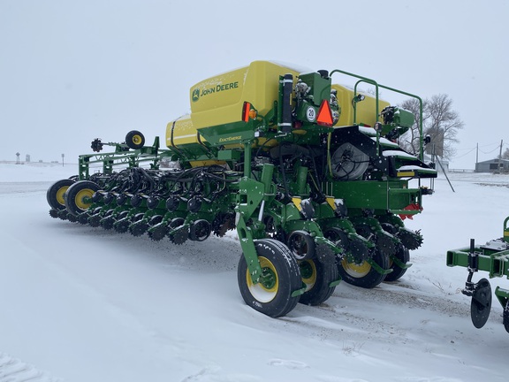 2023 John Deere 1775NT Planter