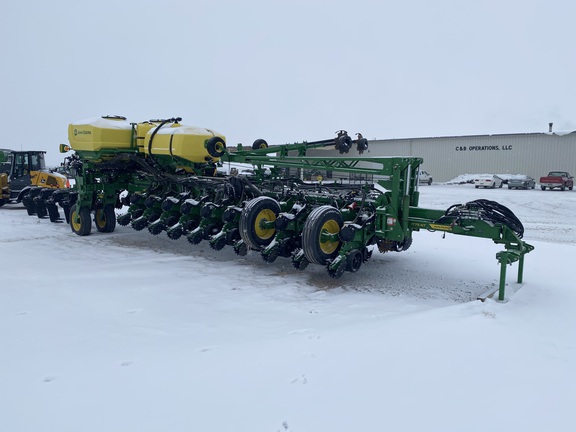 2023 John Deere 1775NT Planter