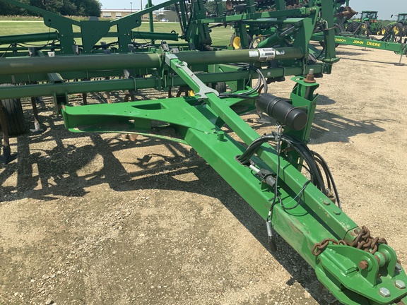 2006 John Deere 2210 Field Cultivator