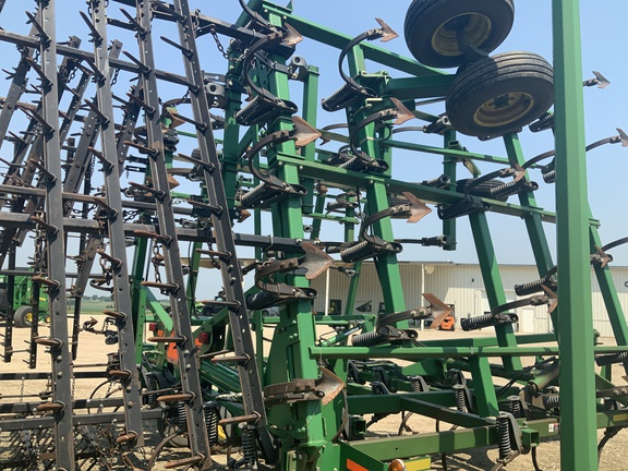2006 John Deere 2210 Field Cultivator