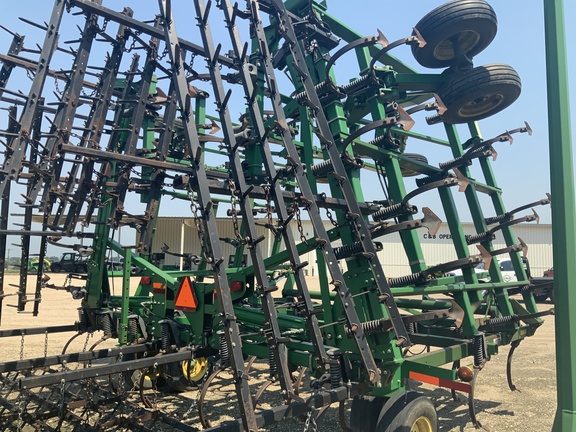 2006 John Deere 2210 Field Cultivator