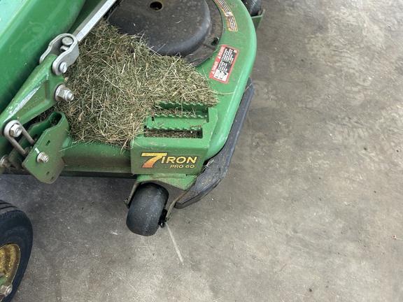 2023 John Deere Z950R Mower/Zero Turn