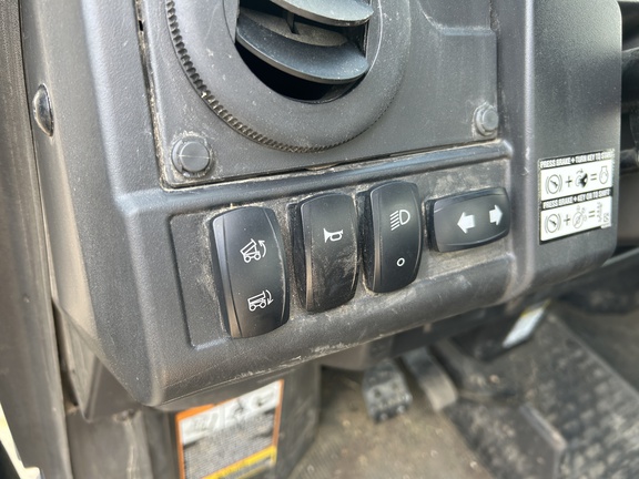 2023 John Deere XUV 835M ATV