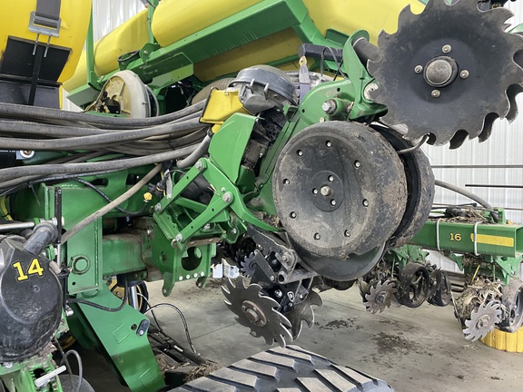 2016 John Deere DB90 Planter
