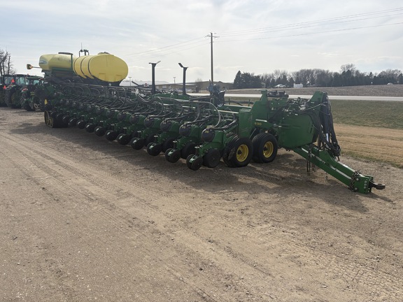 2016 John Deere DB90 Planter