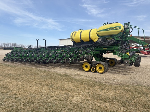 2016 John Deere DB90 Planter