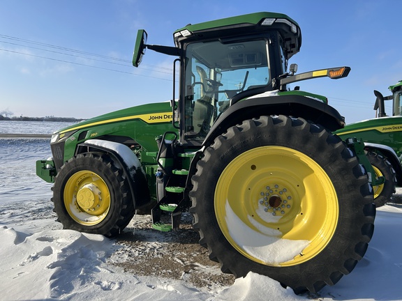 2020 John Deere 8R 250 Tractor