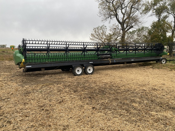 2018 John Deere 645FD Header Combine