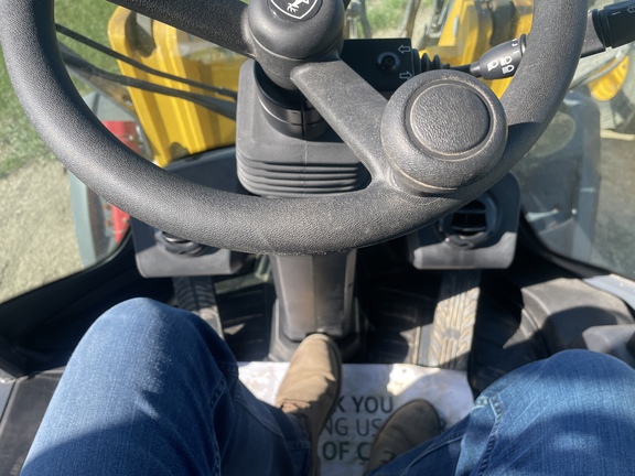 2024 John Deere 244 P Compact Utility Loader