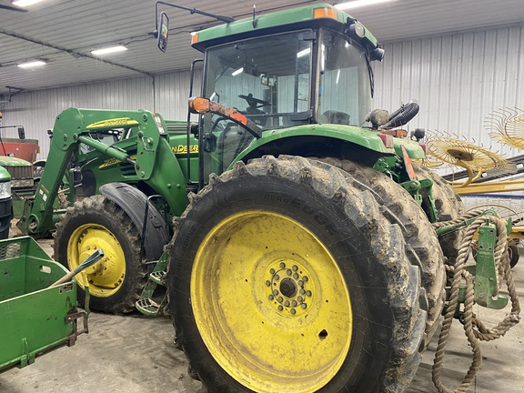 2004 John Deere 7820 Tractor