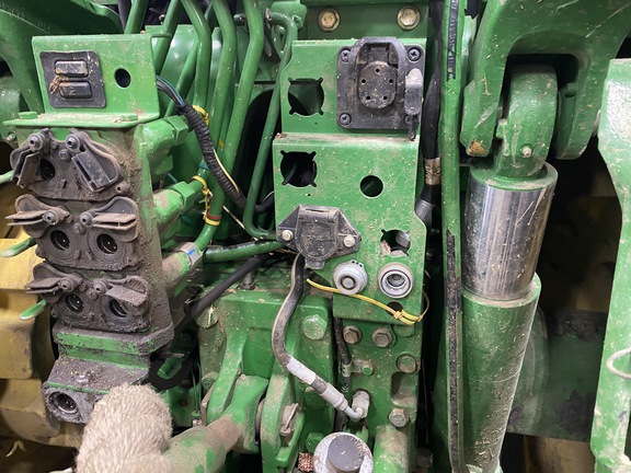2004 John Deere 7820 Tractor