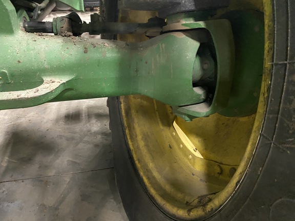 2004 John Deere 7820 Tractor