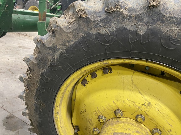 2004 John Deere 7820 Tractor