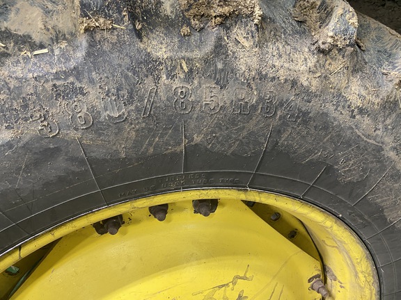 2004 John Deere 7820 Tractor