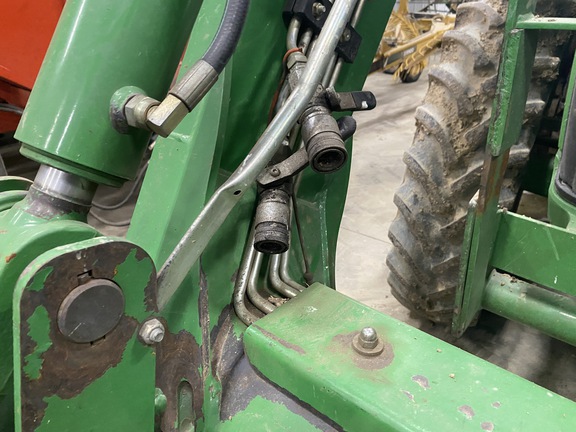 2004 John Deere 7820 Tractor