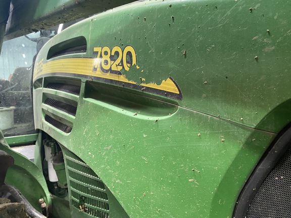 2004 John Deere 7820 Tractor