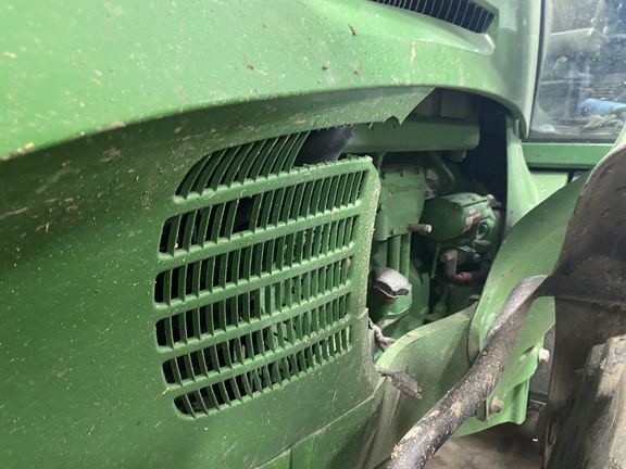 2004 John Deere 7820 Tractor